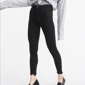 Abercrombie and Fitch Simone high rise raw hem 27